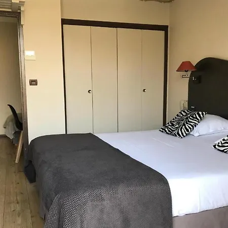 The Originals L Iroko Aix Les Bains Grand Port 3* Aix-les-Bains